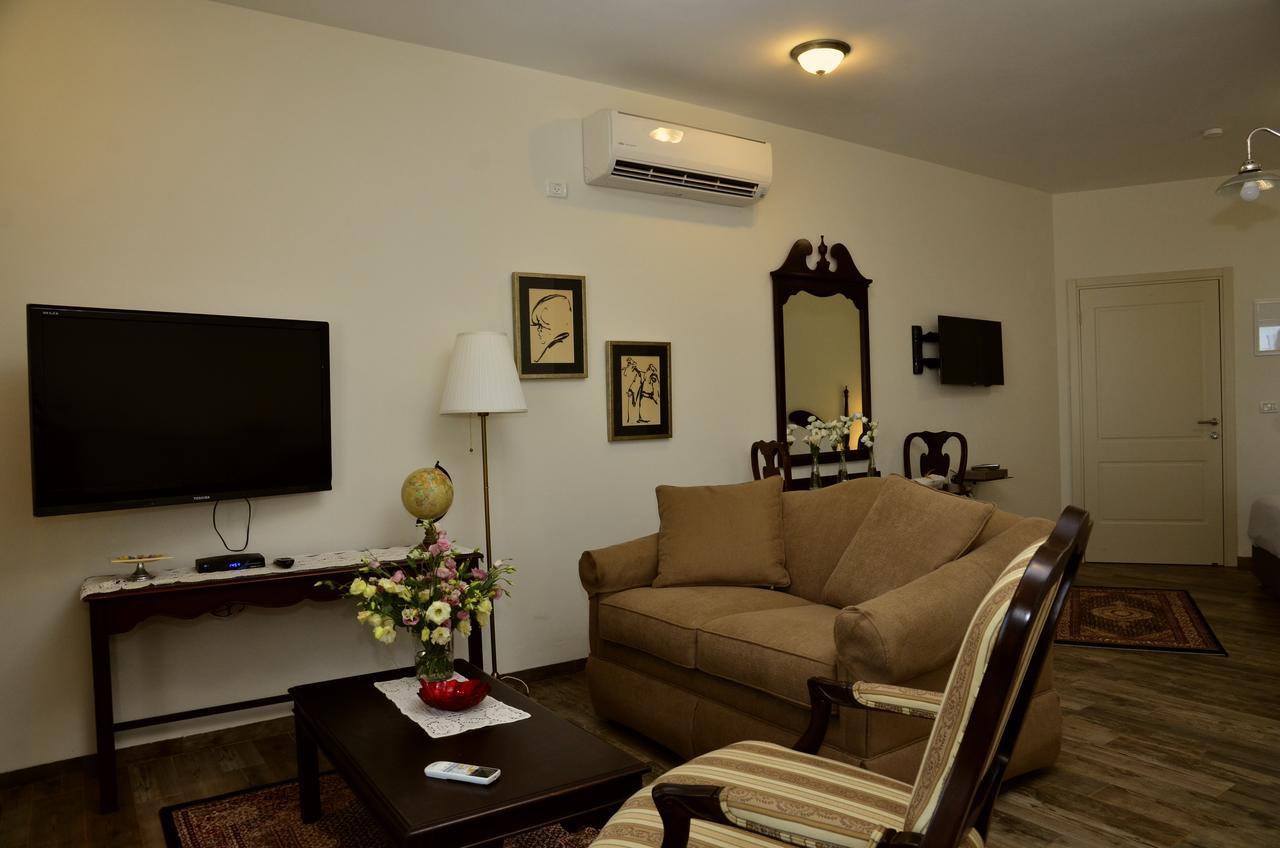 Bed and Breakfast Habaronit Метула Экстерьер фото